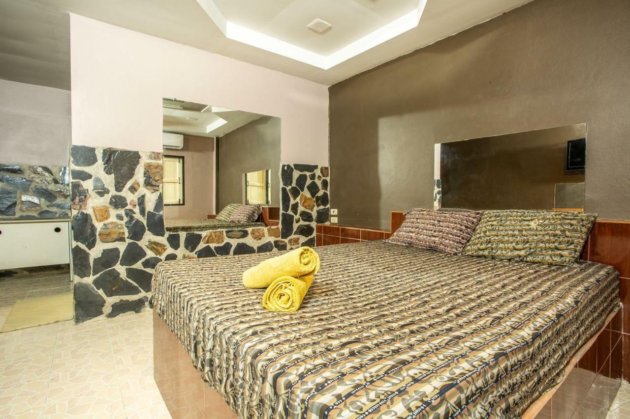 Diane Hotel Phetchaburi Luaran gambar